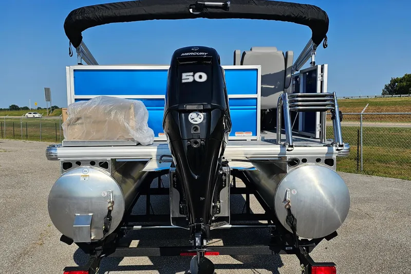 Slide: The Image of Sun Tracker Party Barge 16 DLX 2026 - 3