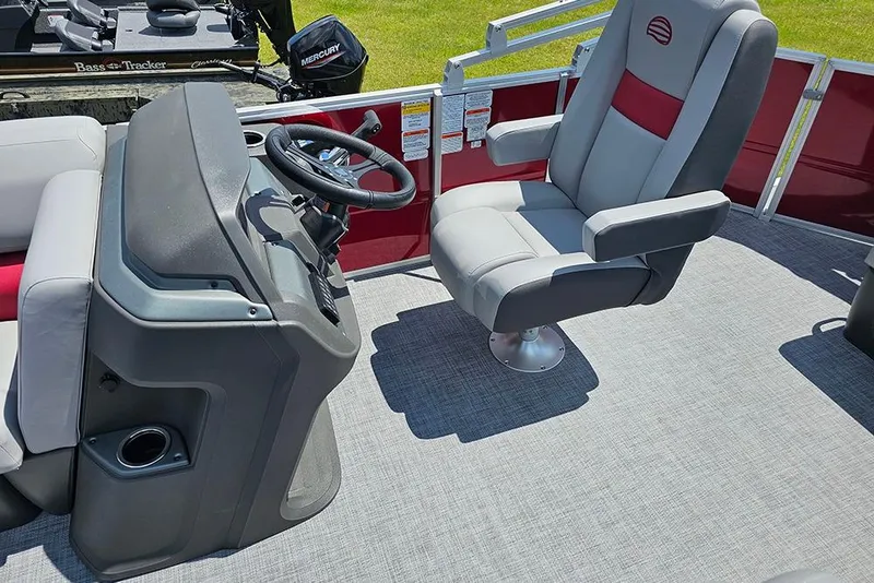 Slide: The Image of Sun Tracker Party Barge 20 DLX 2026 - 16