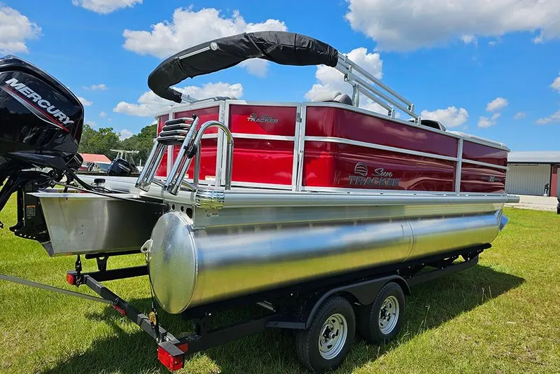 Slide: The Image of Sun Tracker Party Barge 20 DLX 2026 - 8