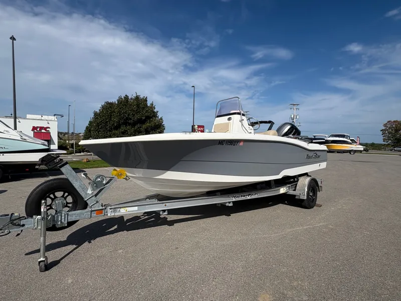 Slide: The Image of NauticStar 191 Hybrid 2022 - 1
