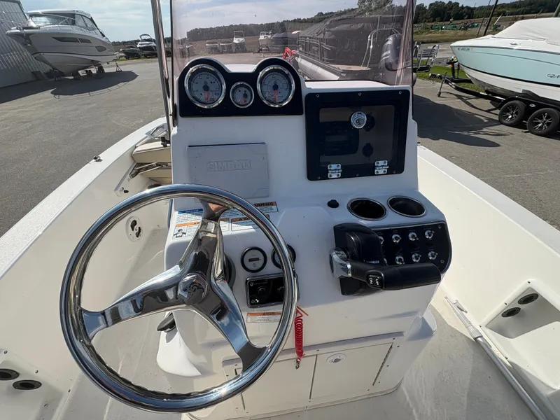 Slide: The Image of NauticStar 191 Hybrid 2022 - 11