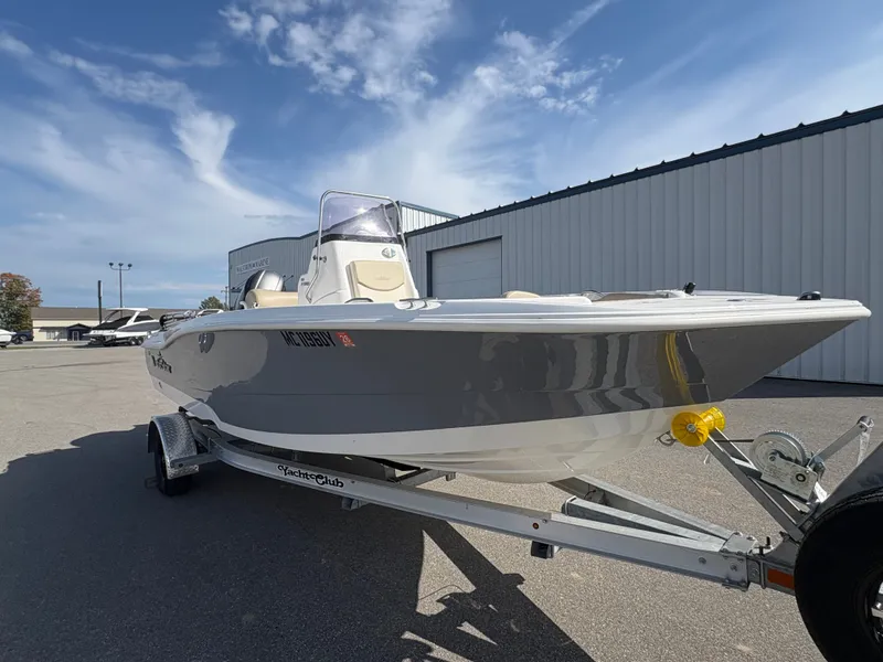 Slide: The Image of NauticStar 191 Hybrid 2022 - 4