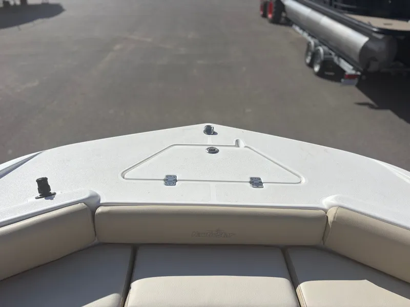 Slide: The Image of NauticStar 191 Hybrid 2022 - 6