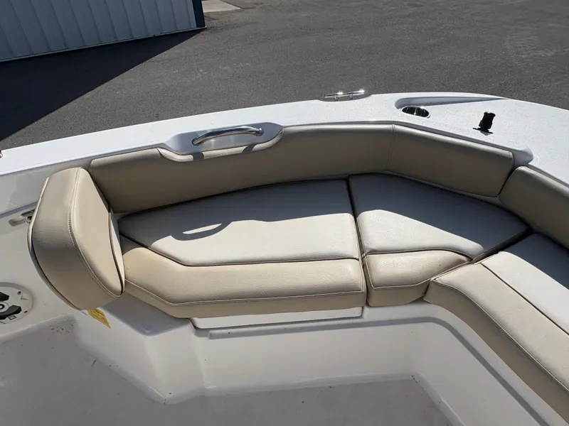 Slide: The Image of NauticStar 191 Hybrid 2022 - 7