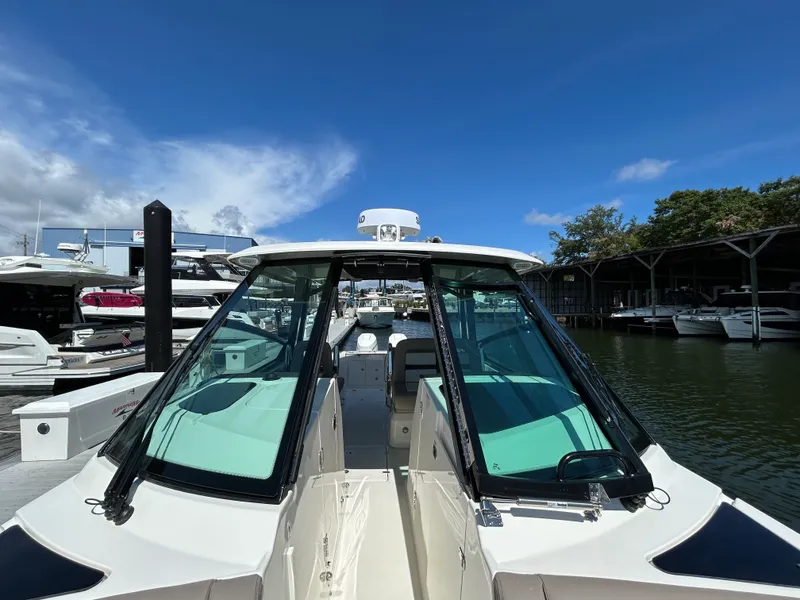 Slide: The Image of Boston Whaler 330 Vantage 2026 - 24