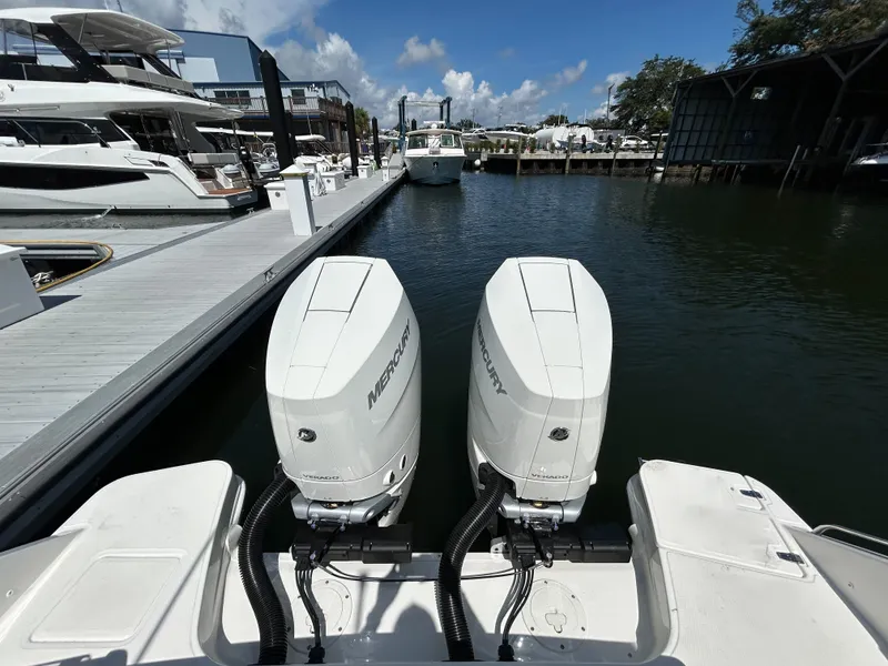 Slide: The Image of Boston Whaler 330 Vantage 2026 - 36