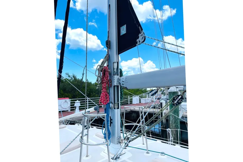 Slide: The Image of Sailboat mast and rigging on 2002 Island Packet 420 under blue sky. - 18