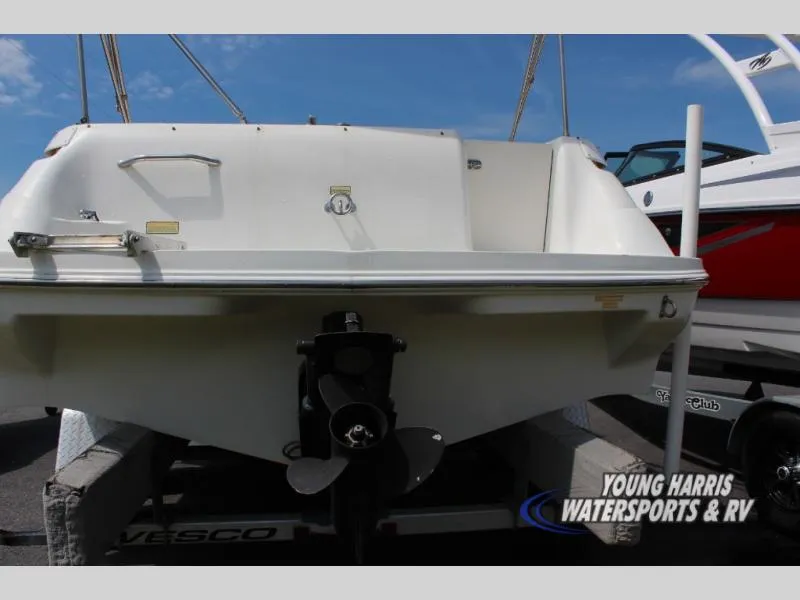 Slide: The Image of Sea Ray 240 Sundeck 1997 - 3