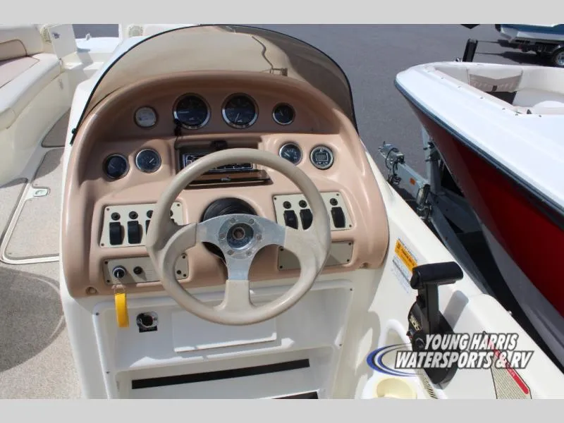 Slide: The Image of Sea Ray 240 Sundeck 1997 - 9