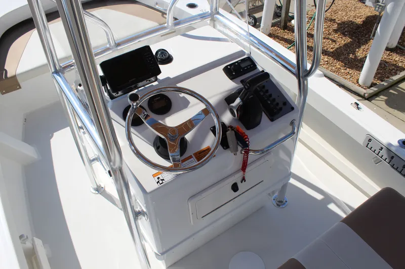 Slide: The Image of Parker 1801 Center Console 2019 - 15