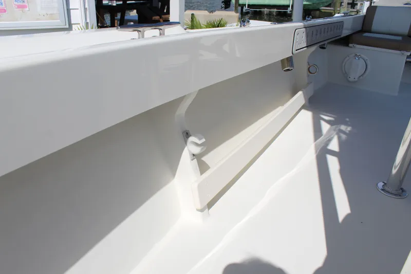 Slide: The Image of Parker 1801 Center Console 2019 - 19