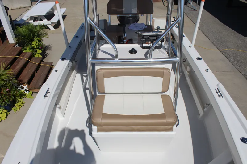 Slide: The Image of Parker 1801 Center Console 2019 - 22