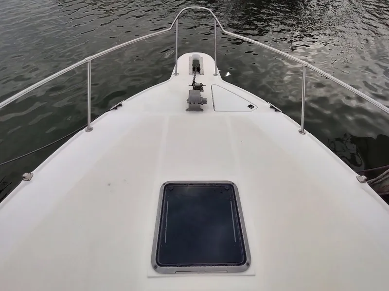 Slide: The Image of Sea Ray 310 Sport Bridge 1992 - 10