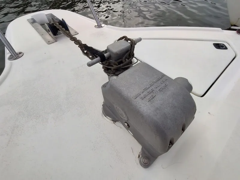 Slide: The Image of Sea Ray 310 Sport Bridge 1992 - 11