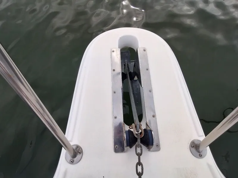 Slide: The Image of Sea Ray 310 Sport Bridge 1992 - 12