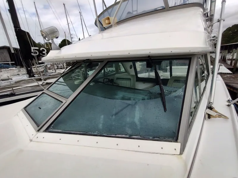 Slide: The Image of Sea Ray 310 Sport Bridge 1992 - 17