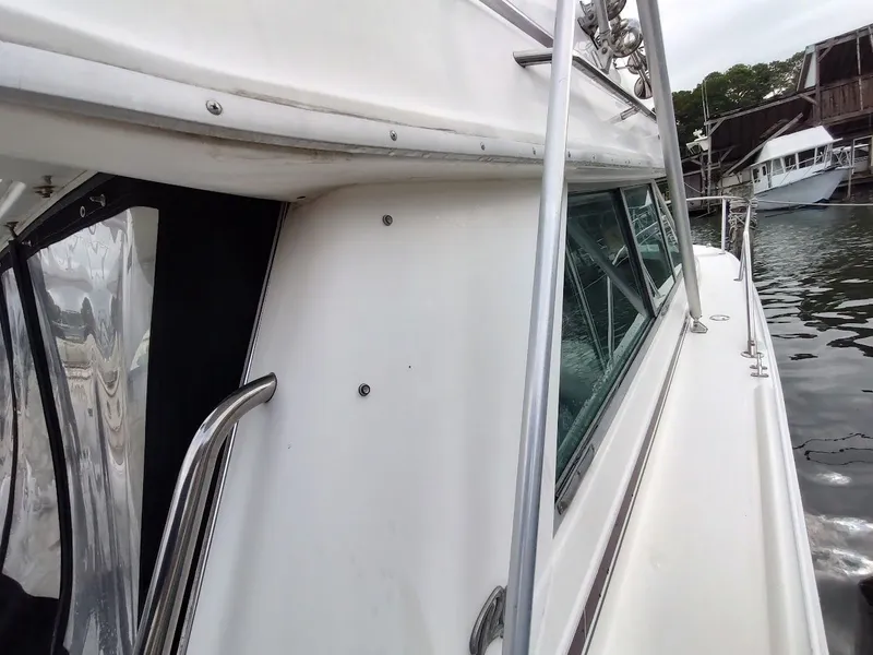 Slide: The Image of Sea Ray 310 Sport Bridge 1992 - 19