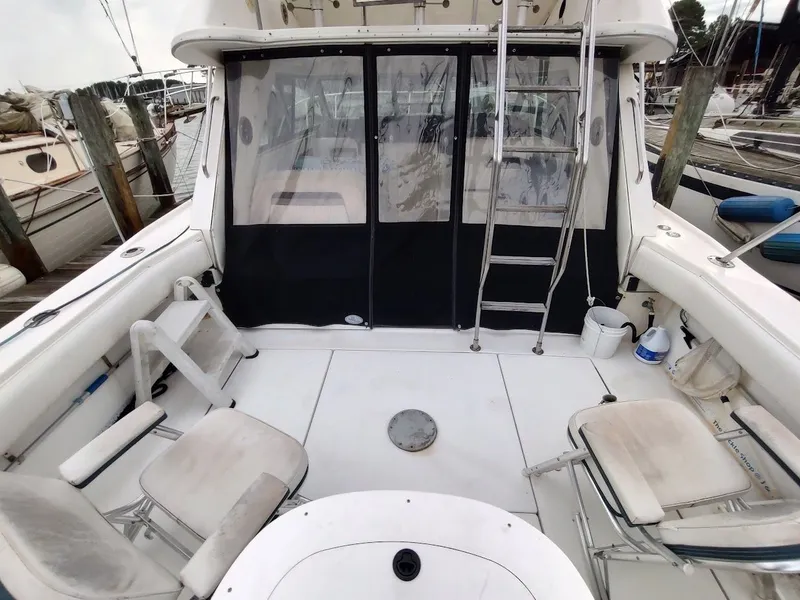 Slide: The Image of Sea Ray 310 Sport Bridge 1992 - 22