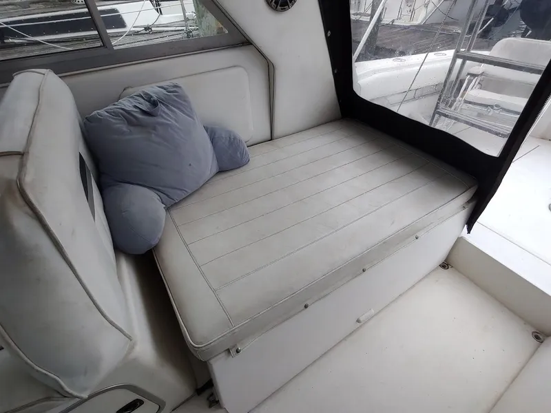 Slide: The Image of Sea Ray 310 Sport Bridge 1992 - 49