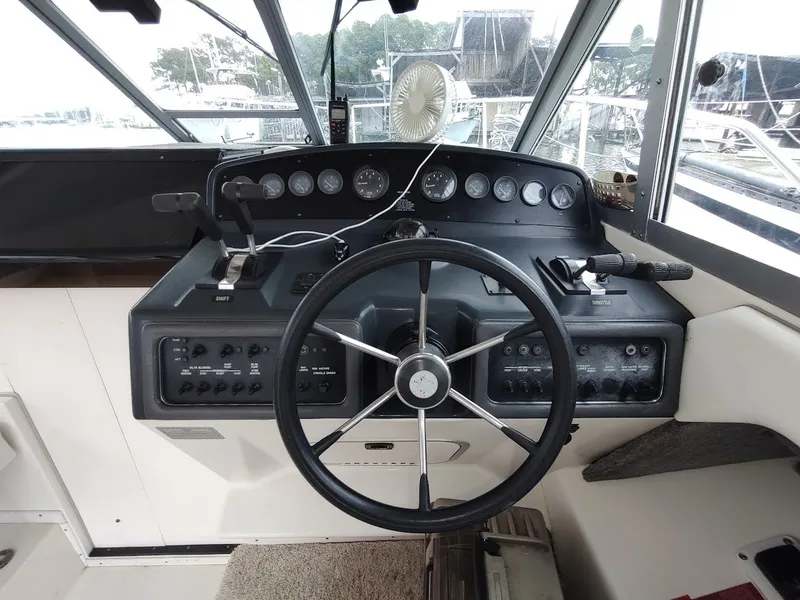 Slide: The Image of Sea Ray 310 Sport Bridge 1992 - 54