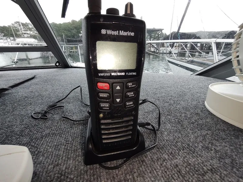 Slide: The Image of Sea Ray 310 Sport Bridge 1992 - 61