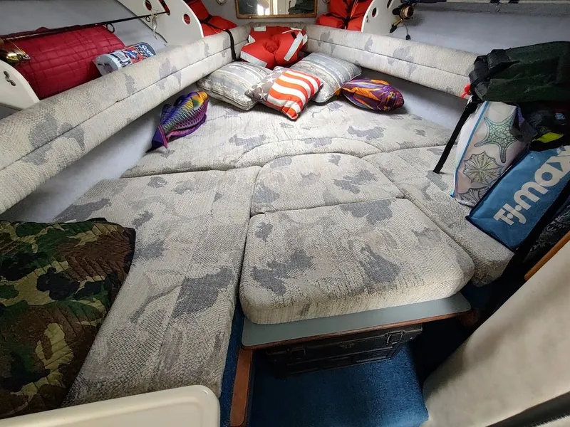 Slide: The Image of Sea Ray 310 Sport Bridge 1992 - 63