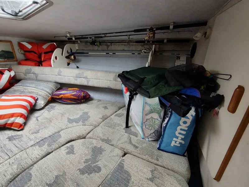 Slide: The Image of Sea Ray 310 Sport Bridge 1992 - 65