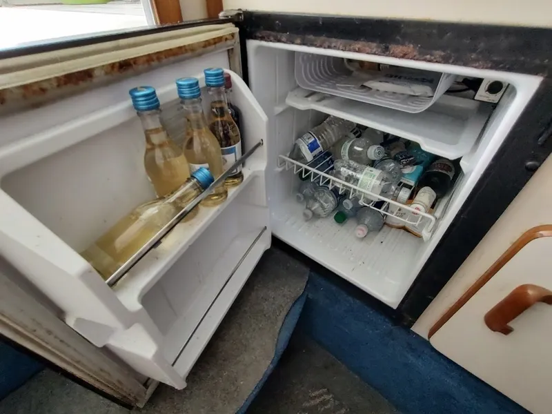 Slide: The Image of Sea Ray 310 Sport Bridge 1992 - 69