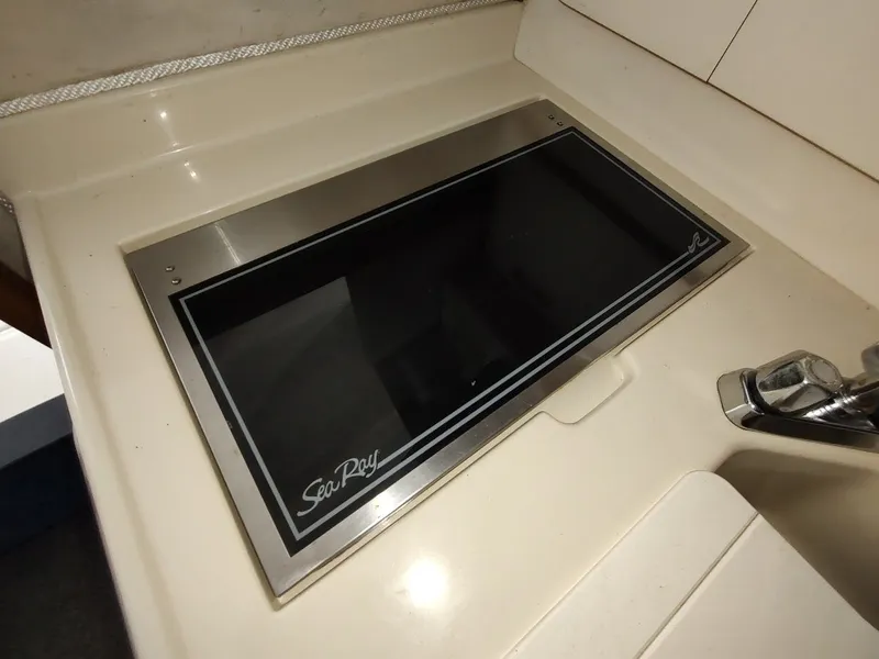 Slide: The Image of Sea Ray 310 Sport Bridge 1992 - 70