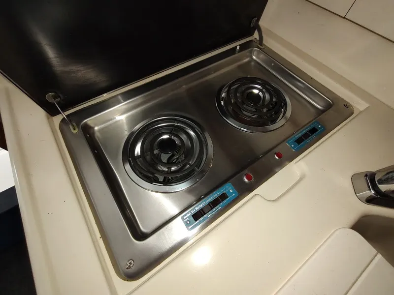 Slide: The Image of Sea Ray 310 Sport Bridge 1992 - 71