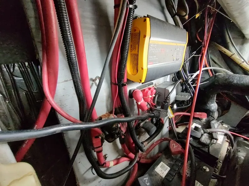 Slide: The Image of Sea Ray 310 Sport Bridge 1992 - 81