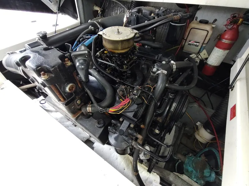 Slide: The Image of Sea Ray 310 Sport Bridge 1992 - 84