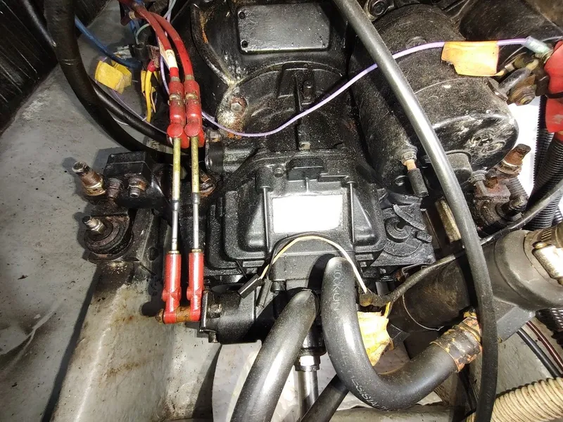 Slide: The Image of Sea Ray 310 Sport Bridge 1992 - 87