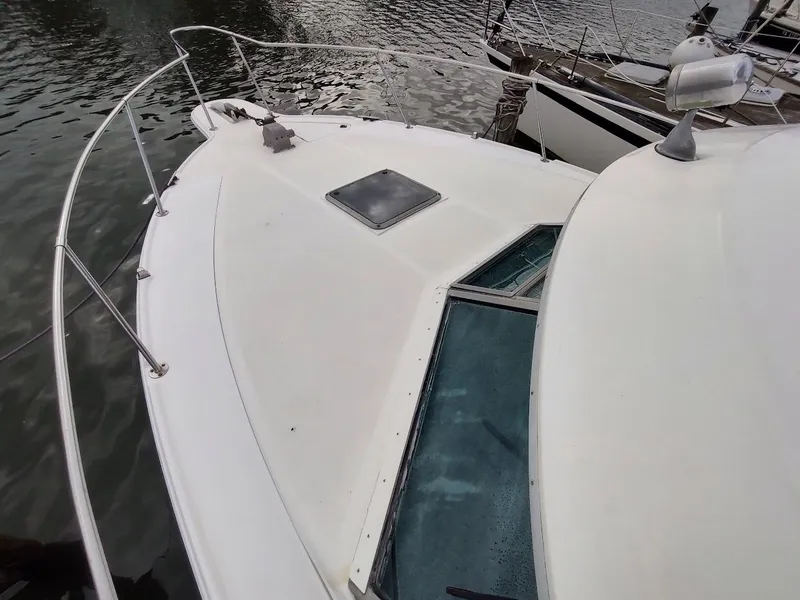 Slide: The Image of Sea Ray 310 Sport Bridge 1992 - 9