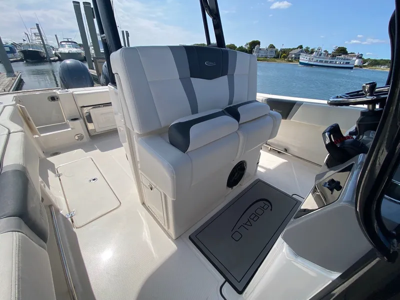 Slide: The Image of Robalo R270 Center Console 2023 - 10