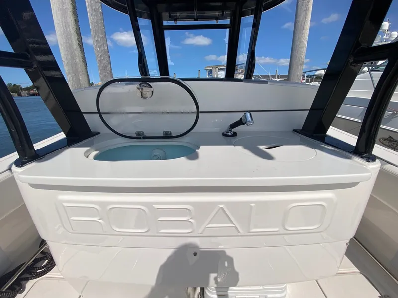 Slide: The Image of Robalo R270 Center Console 2023 - 12