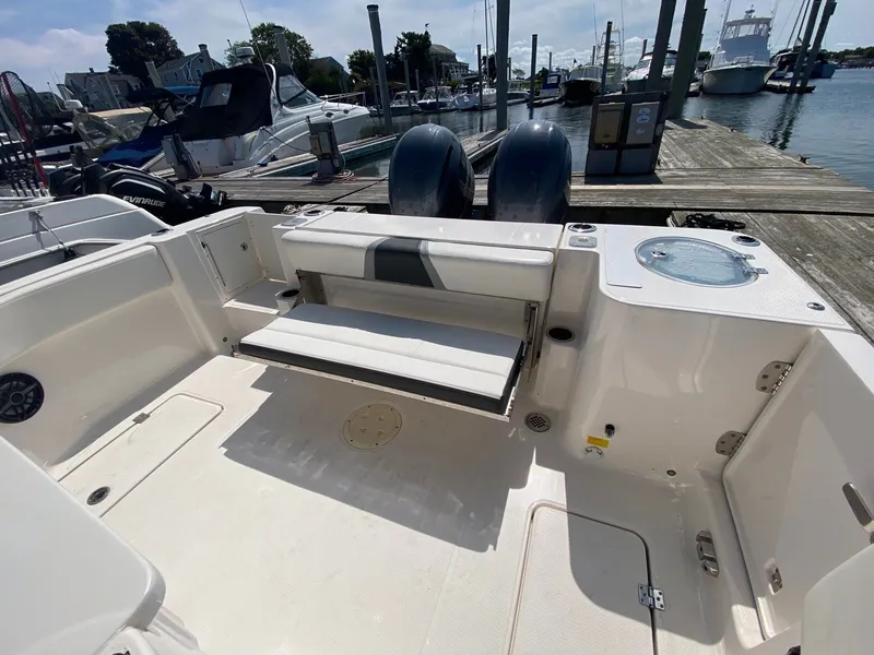 Slide: The Image of Robalo R270 Center Console 2023 - 13
