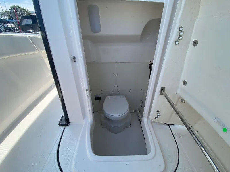 Slide: The Image of Robalo R270 Center Console 2023 - 15