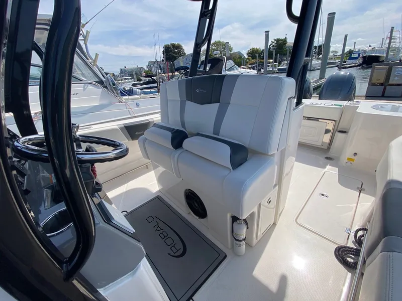 Slide: The Image of Robalo R270 Center Console 2023 - 9