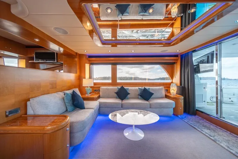 Slide: The Image of Luxurious Horizon 73 yacht interior, 2009 model, featuring elegant seating and modern decor. - 12