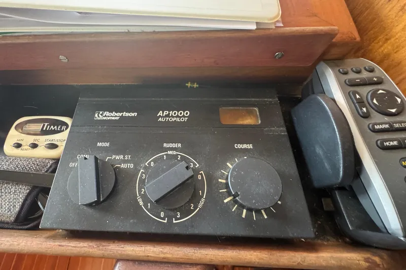 Slide: The Image of Autopilot control panel on 1987 Transpacific Marine Eagle 32 boat. - 21