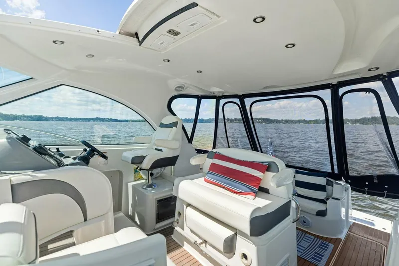 Slide: The Image of 2007 Cruisers 390 Express Cruiser 'Bay Burns' - 1