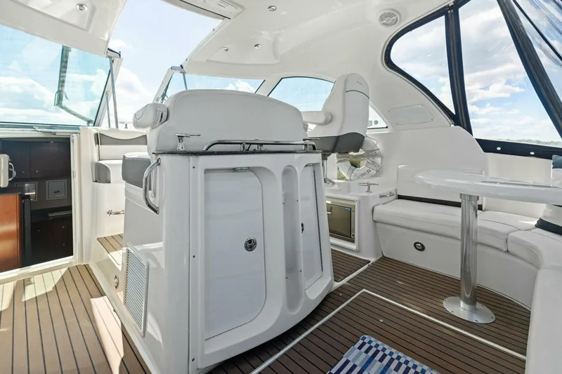 Slide: The Image of 2007 Cruisers 390 Express Cruiser 'Bay Burns' - 12