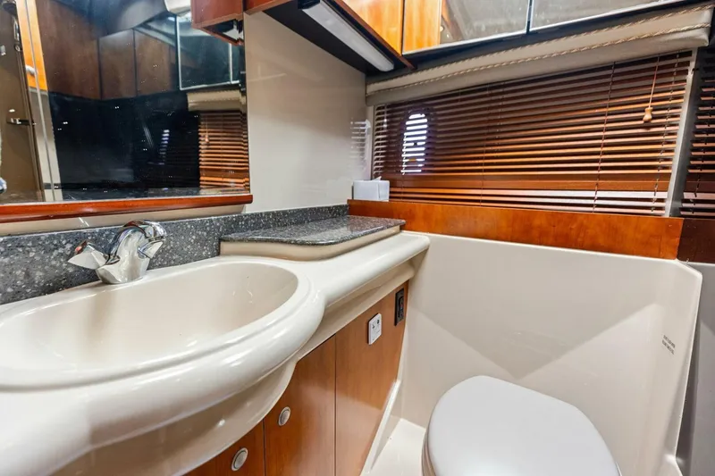 Slide: The Image of 2007 Cruisers 390 Express Cruiser 'Bay Burns' - 33