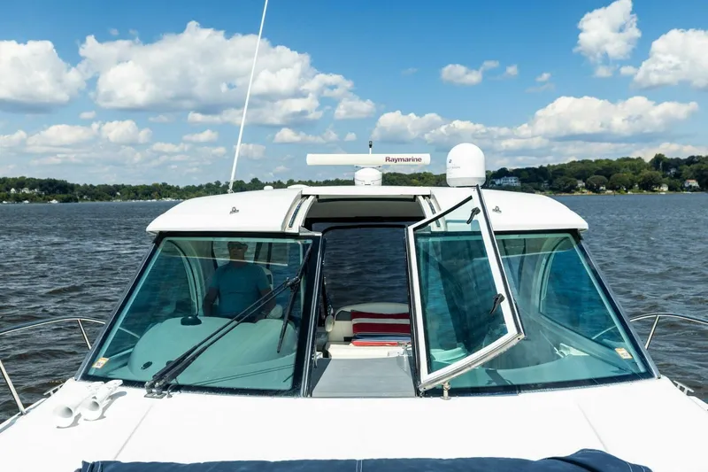 Slide: The Image of 2007 Cruisers 390 Express Cruiser 'Bay Burns' - 36