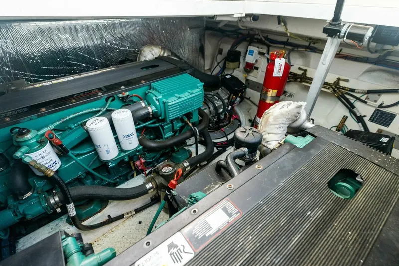 Slide: The Image of 2007 Cruisers 390 Express Cruiser 'Bay Burns' - 41