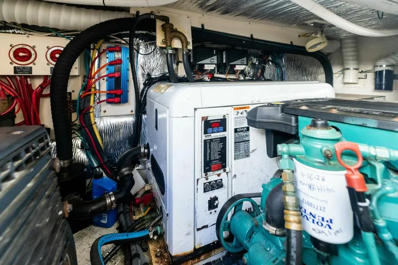 Slide: The Image of 2007 Cruisers 390 Express Cruiser 'Bay Burns' - 46