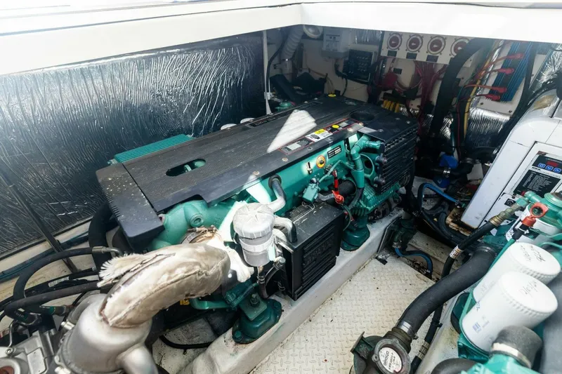 Slide: The Image of 2007 Cruisers 390 Express Cruiser 'Bay Burns' - 48