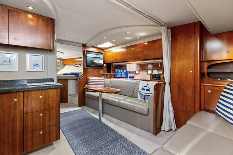 Slide: The Image of 2007 Cruisers 390 Express Cruiser 'Bay Burns' - 27