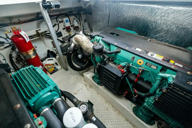 Slide: The Image of 2007 Cruisers 390 Express Cruiser 'Bay Burns' - 42